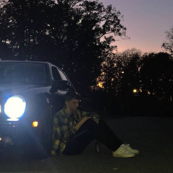 Meet your Posher, Alec - Picture 1 of 1